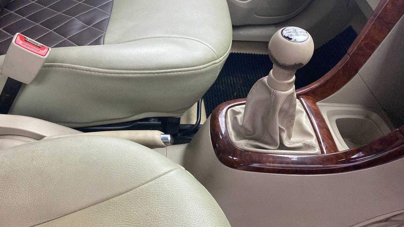 2015 Maruti Ertiga VXI, Petrol, Manual, 64,494 km, Gear Lever