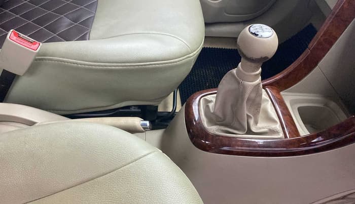 2015 Maruti Ertiga VXI, Petrol, Manual, 64,494 km, Gear Lever