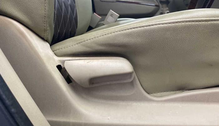 2015 Maruti Ertiga VXI, Petrol, Manual, 64,494 km, Driver Side Adjustment Panel