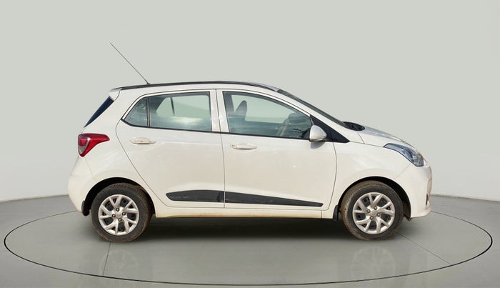 2018 Hyundai Grand i10 SPORTZ 1.2 KAPPA VTVT, Petrol, Manual, 4,893 km, Right Side View