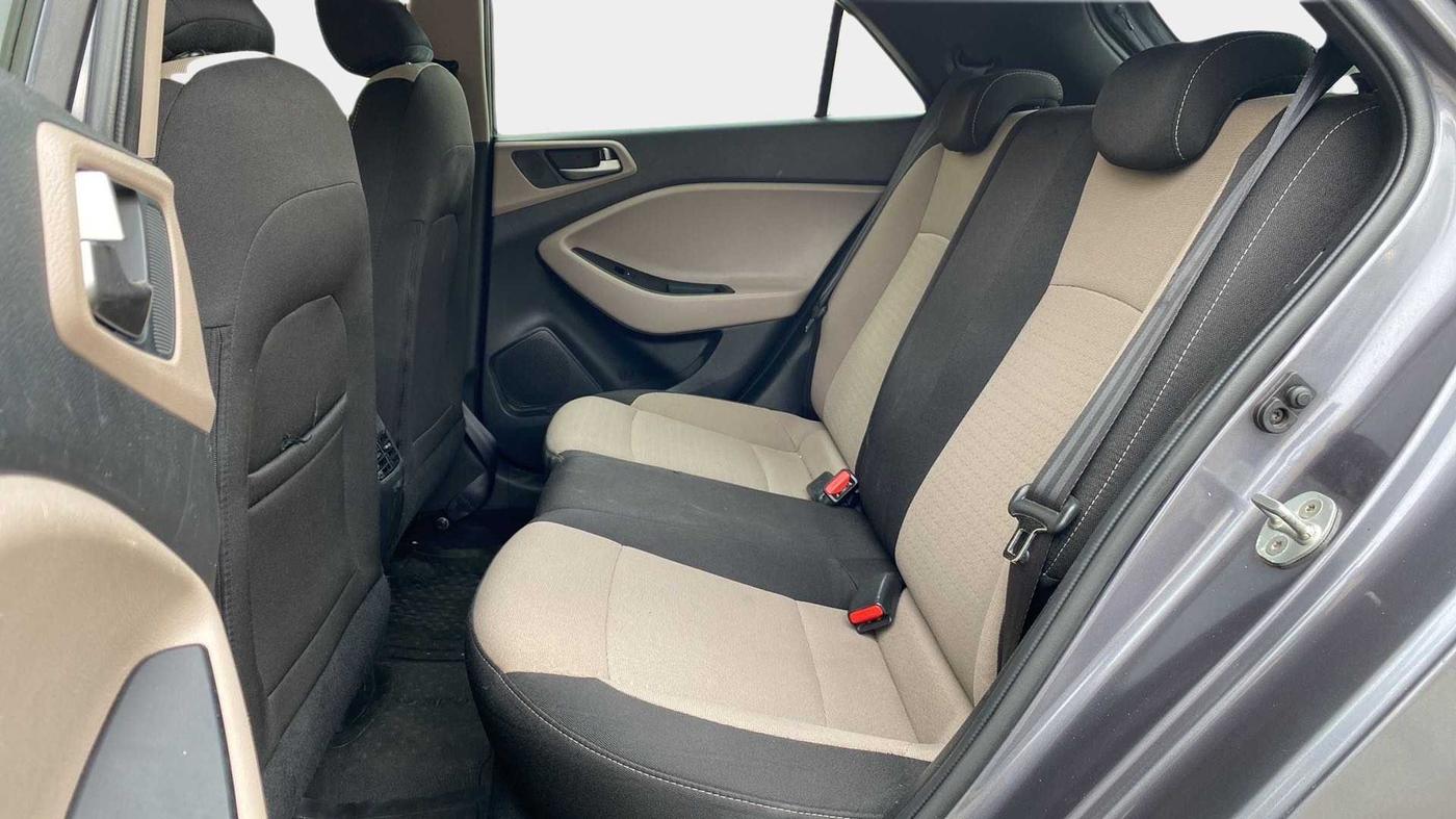 2015 Hyundai Elite i20 ASTA 1.2 (O), Petrol, Manual, 52,779 km, Right Side Rear Door Cabin