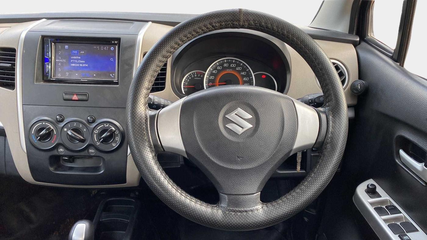 2016 Maruti Wagon R 1.0 VXI AMT, Petrol, Automatic, 21,014 km, Steering Wheel Close Up
