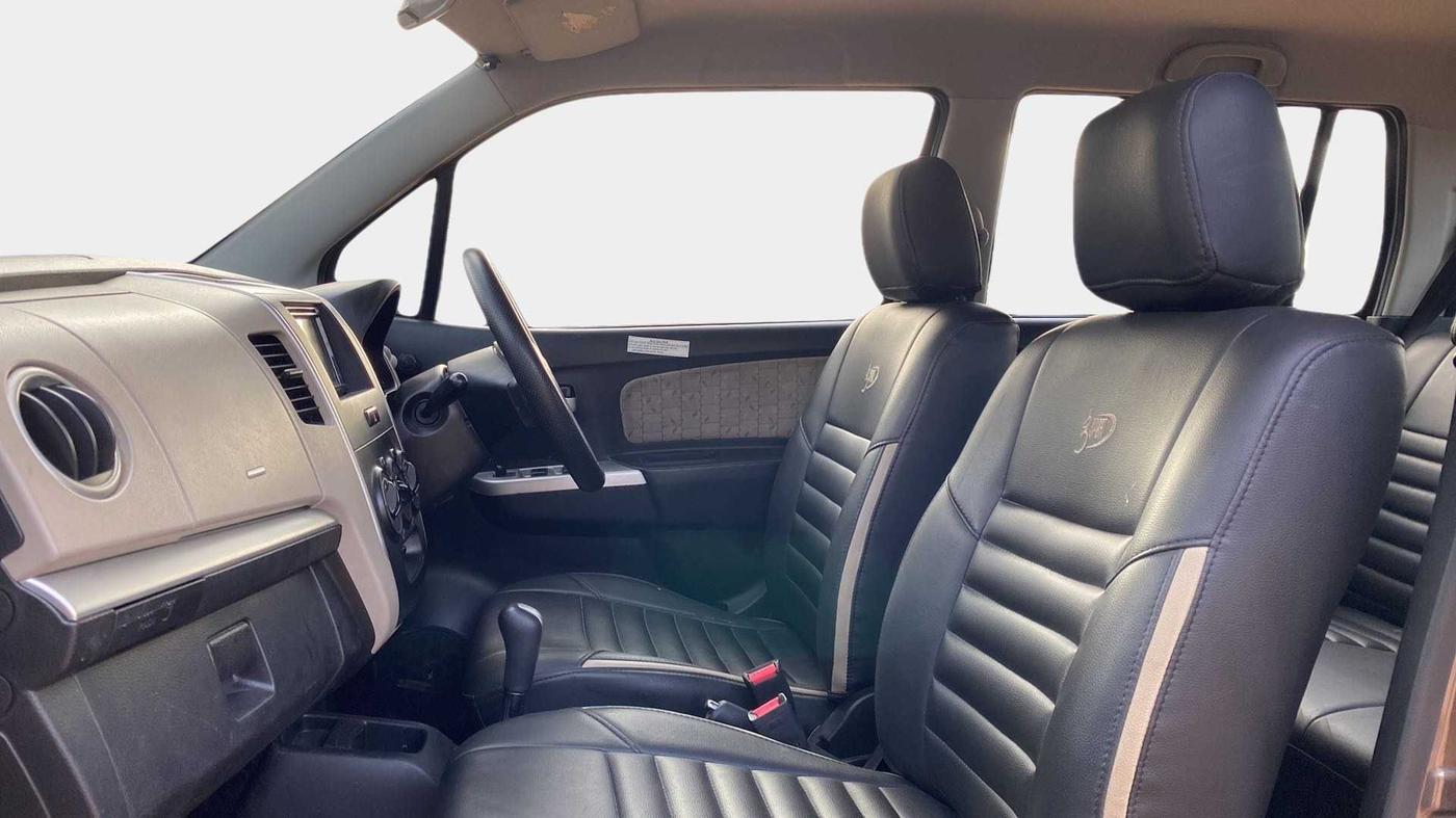 2016 Maruti Wagon R 1.0 VXI AMT, Petrol, Automatic, 21,014 km, Right Side Front Door Cabin