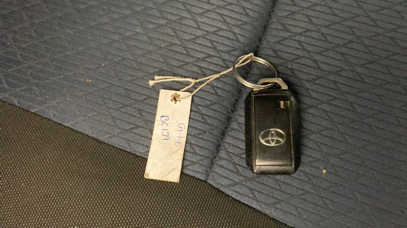 2019 Toyota Glanza G, Petrol, Manual, 55,564 km, Key Close Up