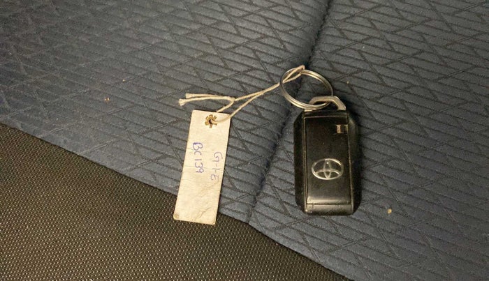 2019 Toyota Glanza G, Petrol, Manual, 55,564 km, Key Close Up