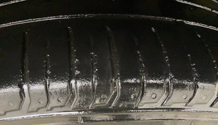 2021 Hyundai VENUE SX 1.5 CRDI, Diesel, Manual, 39,024 km, Left Rear Tyre Tread