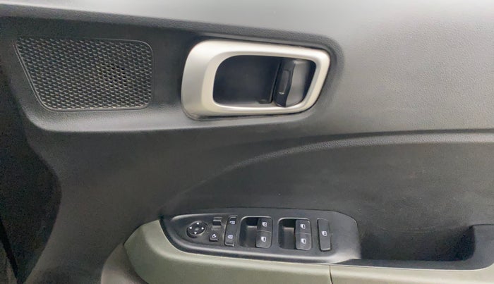 2021 Hyundai VENUE SX 1.5 CRDI, Diesel, Manual, 39,024 km, Driver Side Door Panels Control