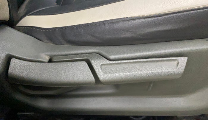 2021 Hyundai VENUE SX 1.5 CRDI, Diesel, Manual, 39,024 km, Driver Side Adjustment Panel