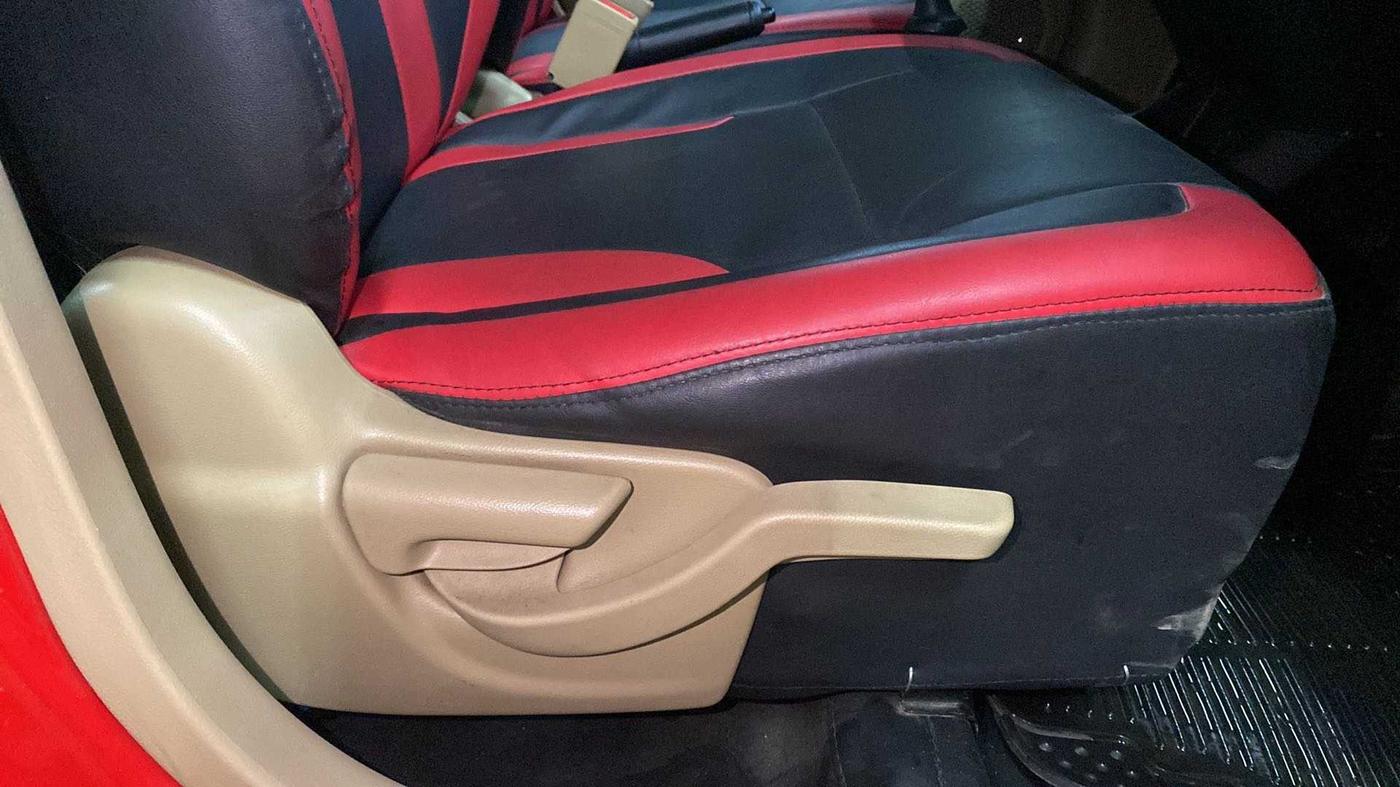 2016 Honda Brio S MT, Petrol, Manual, 70,680 km, Driver Side Adjustment Panel
