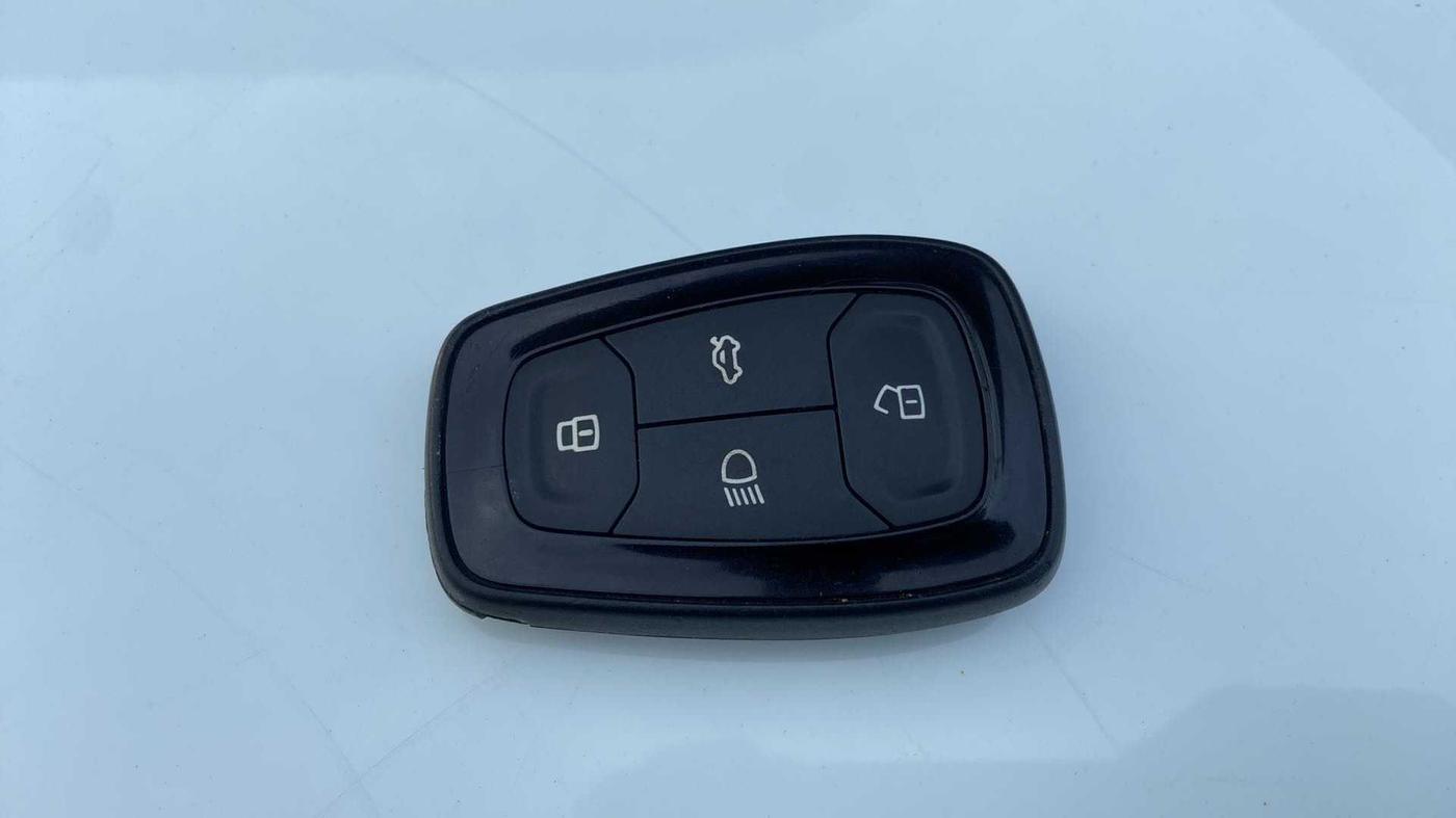 2020 Tata ALTROZ XZ PETROL, Petrol, Manual, 27,273 km, Key Close Up