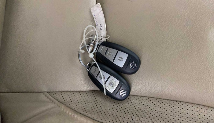 2017 Maruti Ciaz ALPHA 1.4 PETROL, Petrol, Manual, 60,227 km, Key Close Up