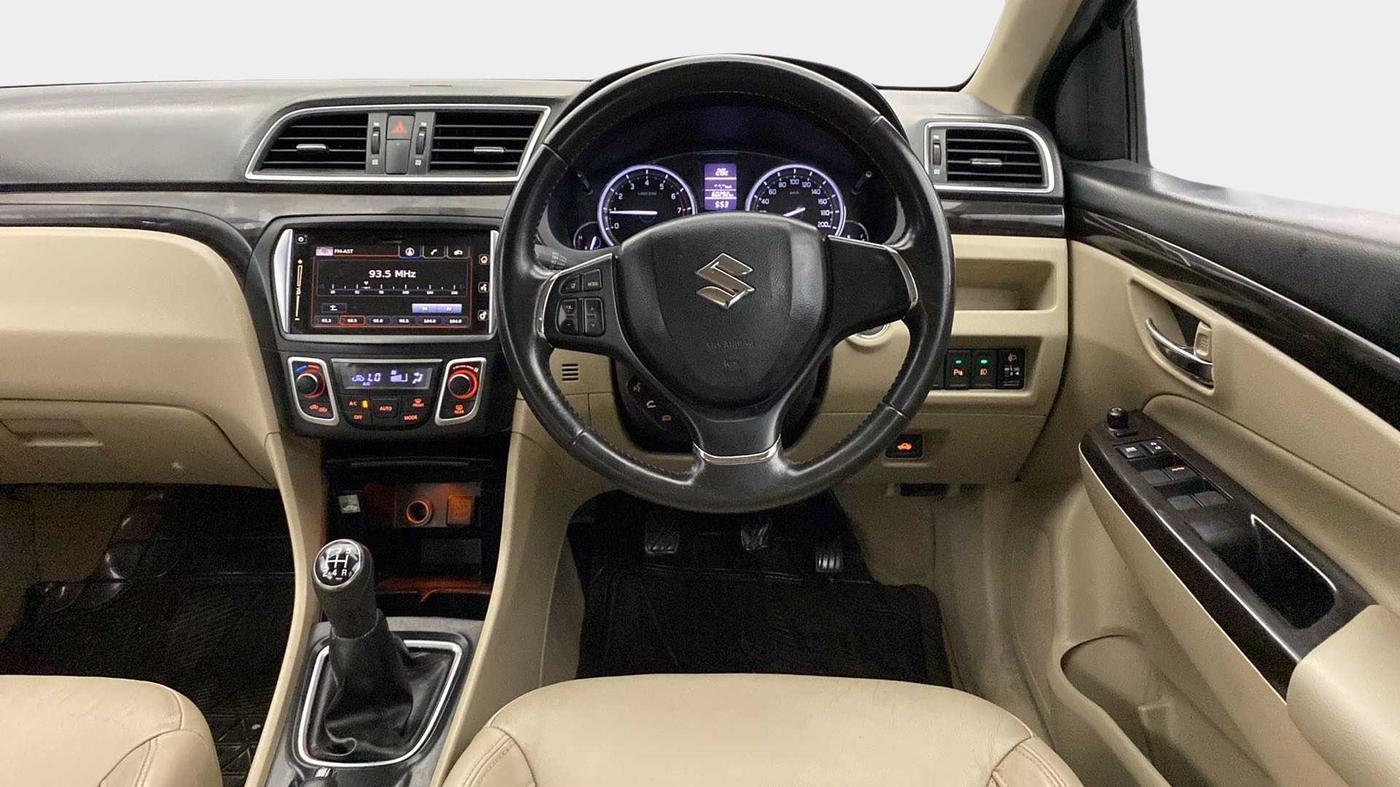 2017 Maruti Ciaz ALPHA 1.4 PETROL, Petrol, Manual, 60,227 km, Steering Wheel Close Up