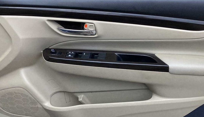 2017 Maruti Ciaz ALPHA 1.4 PETROL, Petrol, Manual, 60,227 km, Driver Side Door Panels Control