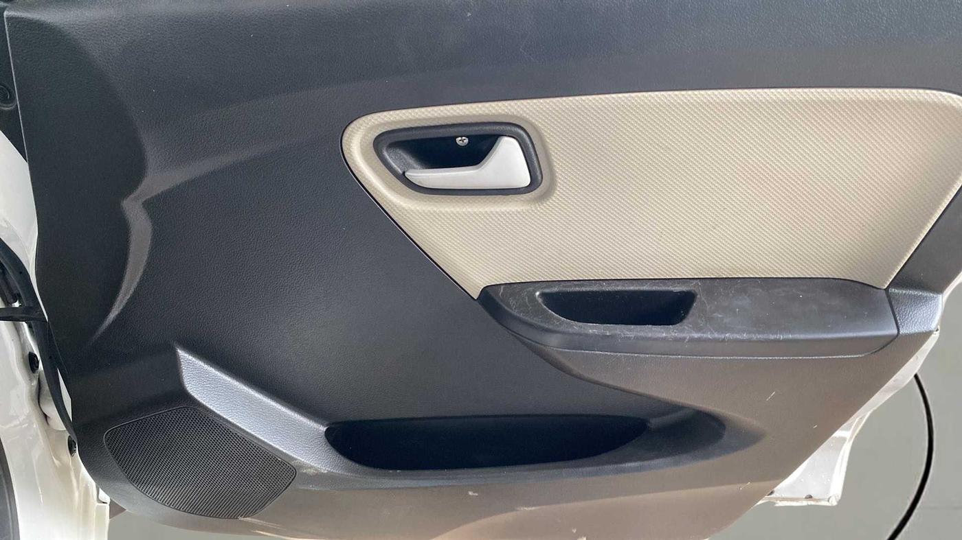 2021 Maruti Alto VXI, Petrol, Manual, 18,403 km, Driver Side Door Panels Control