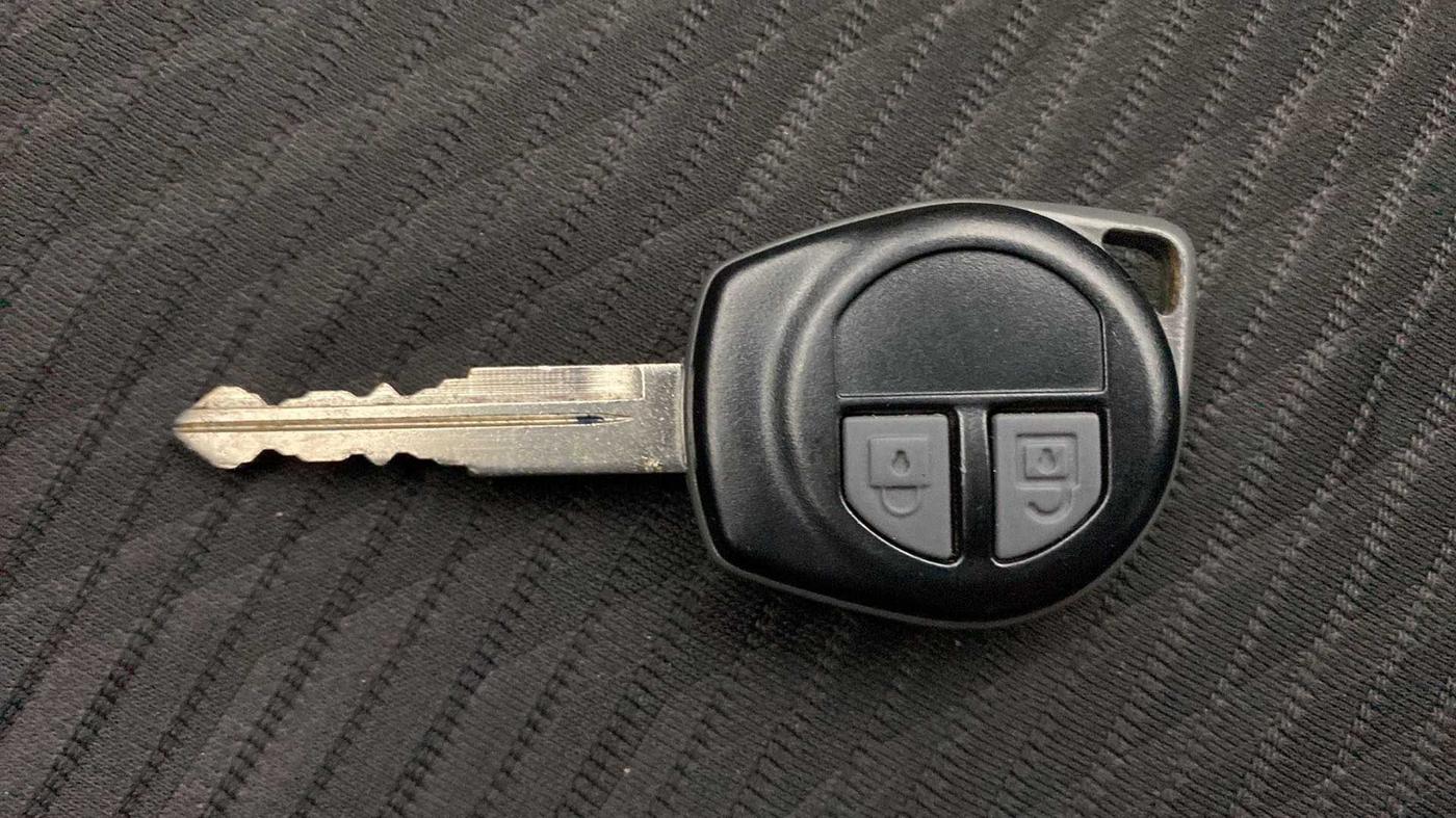 2015 Maruti Swift VXI, Petrol, Manual, 30,969 km, Key Close Up
