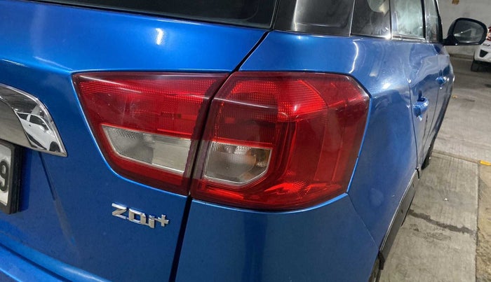 2016 Maruti Vitara Brezza ZDI PLUS DUAL TONE, Diesel, Manual, 72,665 km, Right tail light - Minor scratches