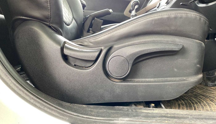 2019 Hyundai Creta SX 1.6 PETROL, Petrol, Manual, 19,394 km, Driver Side Adjustment Panel
