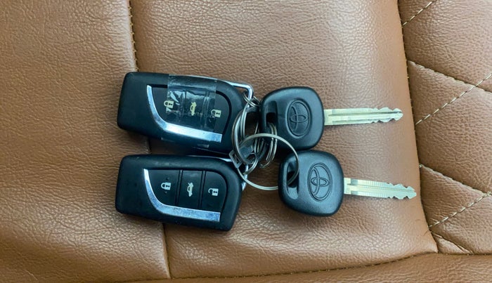 2018 Toyota YARIS J CVT, Petrol, Automatic, 77,860 km, Key Close Up