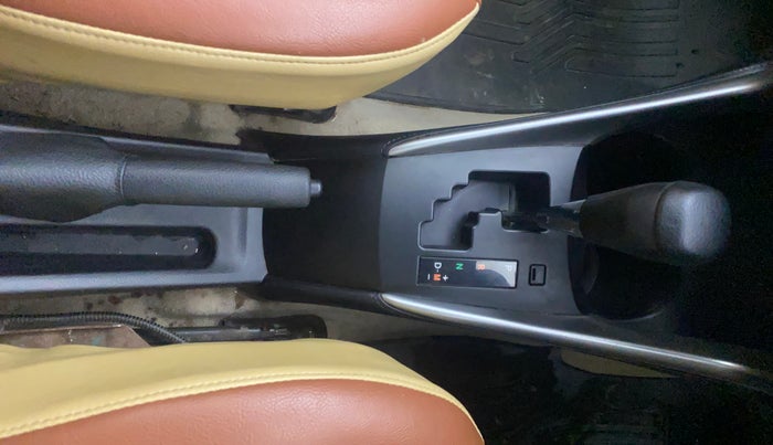 2018 Toyota YARIS J CVT, Petrol, Automatic, 77,860 km, Gear Lever