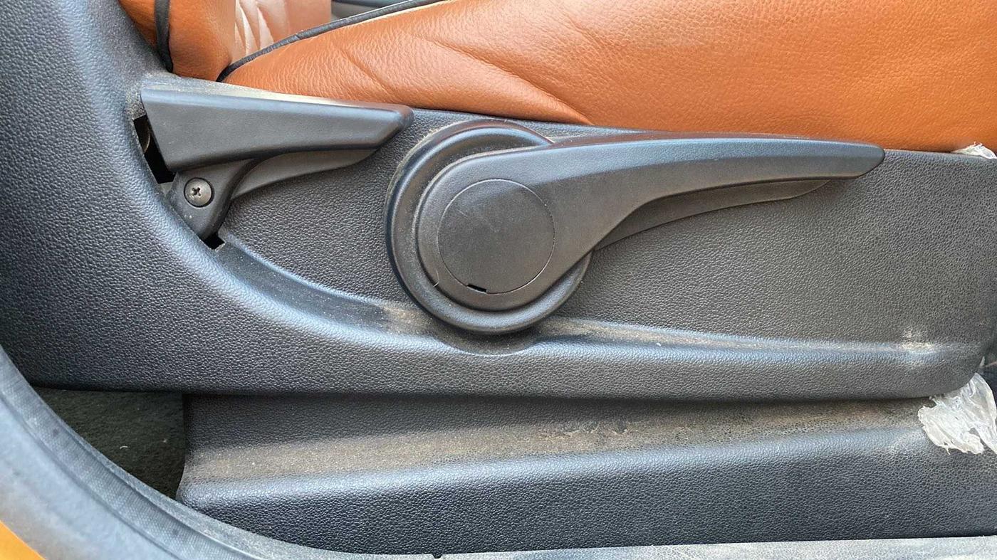 2018 Tata Tiago XZA PETROL, Petrol, Automatic, 42,238 km, Driver Side Adjustment Panel