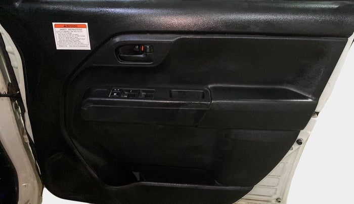 2020 Maruti New Wagon-R LXI CNG 1.0, CNG, Manual, 25,352 km, Driver Side Door Panels Control