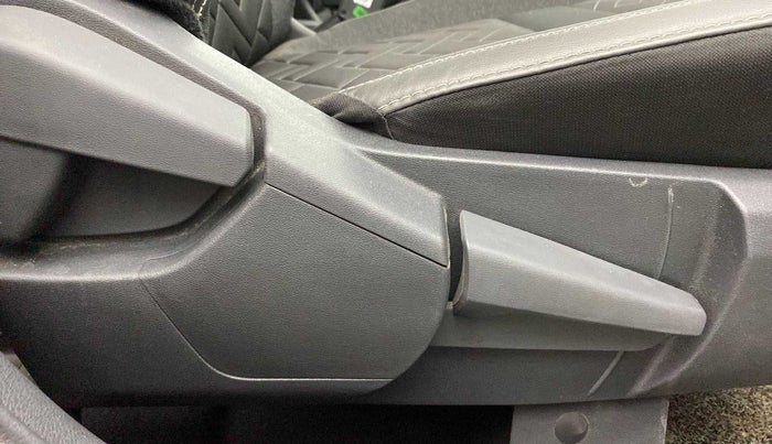 2022 Nissan MAGNITE XV TURBO CVT DUAL TONE, Petrol, Automatic, 13,925 km, Driver Side Adjustment Panel