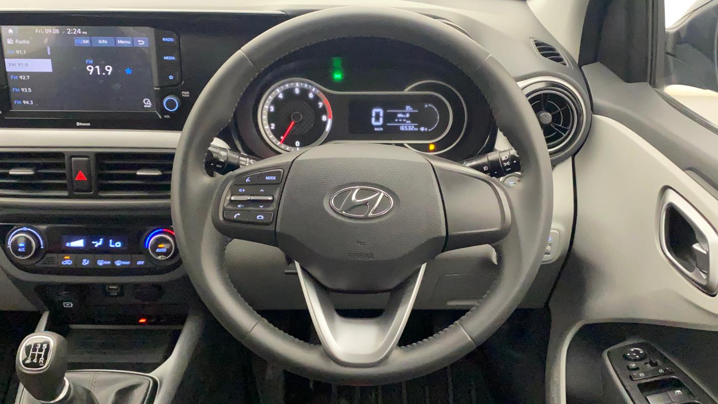 2022 Hyundai GRAND I10 NIOS ASTA 1.2 KAPPA VTVT, Petrol, Manual, 16,532 km, Steering Wheel Close Up