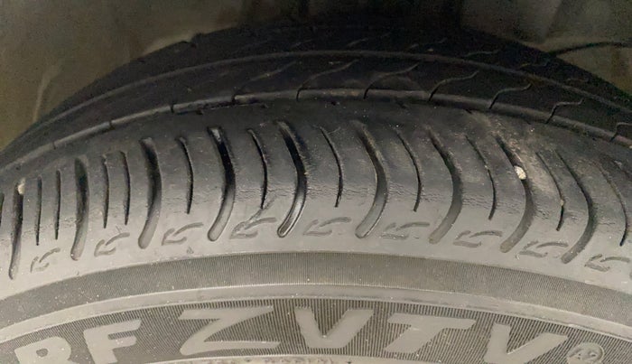 2022 Honda Amaze 1.2L I-VTEC VX CVT, Petrol, Automatic, 30,374 km, Right Front Tyre Tread