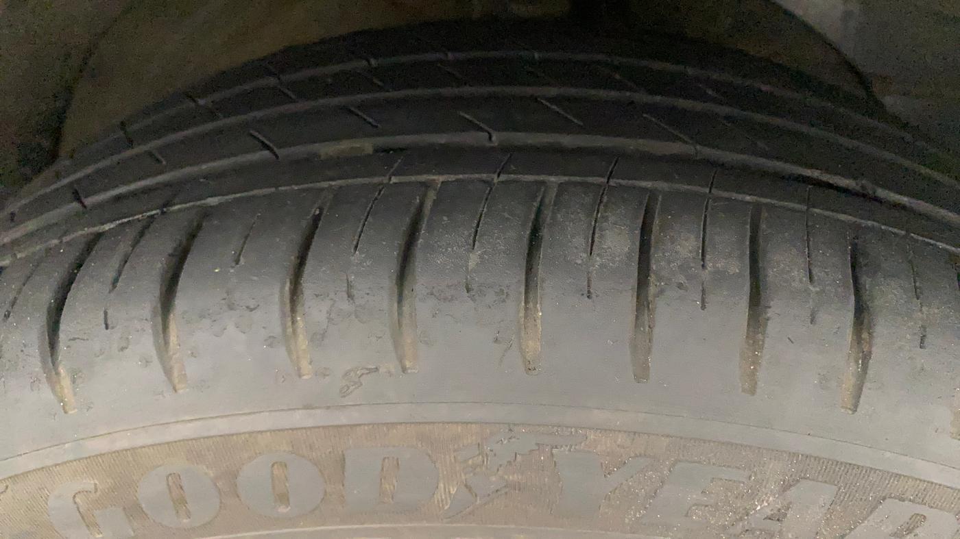 2021 MG HECTOR SHARP HYBRID 1.5 PETROL, Petrol, Manual, 24,351 km, Right Front Tyre Tread