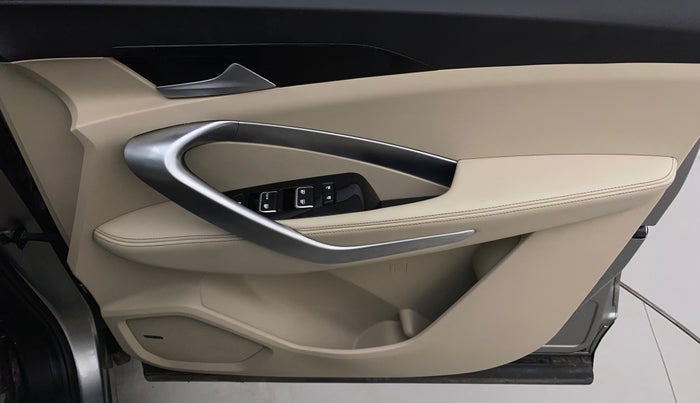 2021 MG HECTOR SHARP HYBRID 1.5 PETROL, Petrol, Manual, 24,351 km, Driver Side Door Panels Control