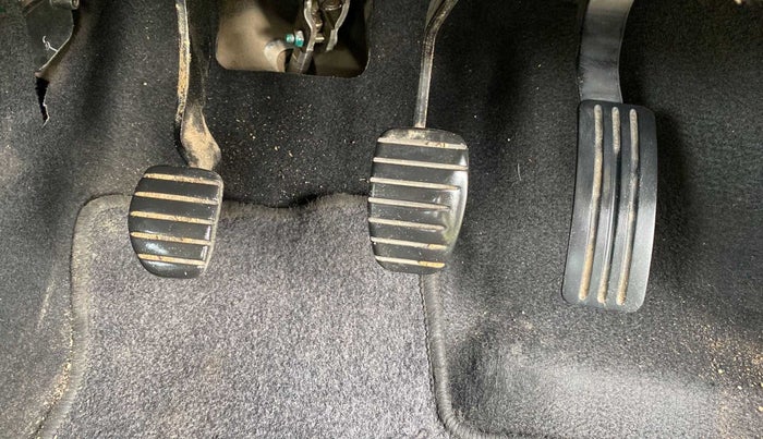 2015 Renault Duster 85 PS RXL DIESEL, Diesel, Manual, 1,09,411 km, Pedals