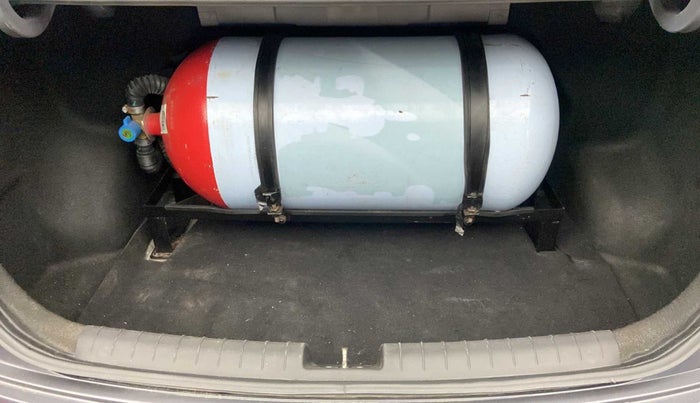 2018 Hyundai Xcent S 1.2, CNG, Manual, 90,327 km, Boot Inside