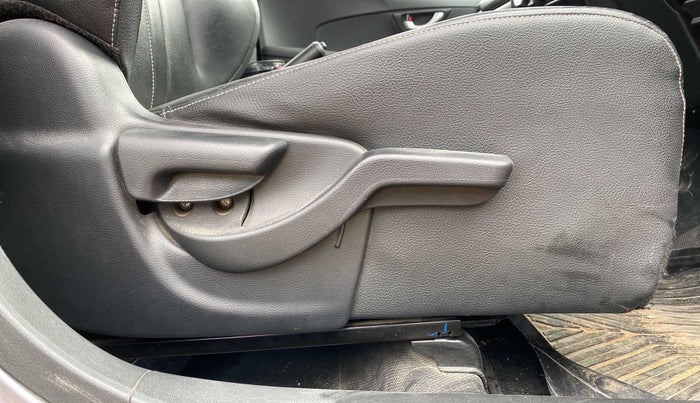 2018 Honda BR-V 1.5L I-VTEC VX, Petrol, Manual, 79,571 km, Driver Side Adjustment Panel