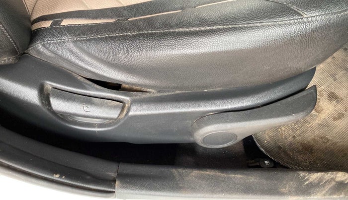 2015 Hyundai Xcent S 1.2, Petrol, Manual, 66,711 km, Driver Side Adjustment Panel