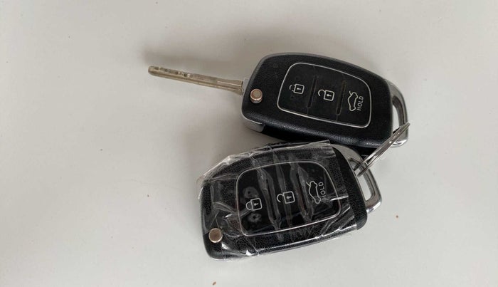 2015 Hyundai Xcent S 1.2, Petrol, Manual, 66,711 km, Key Close Up