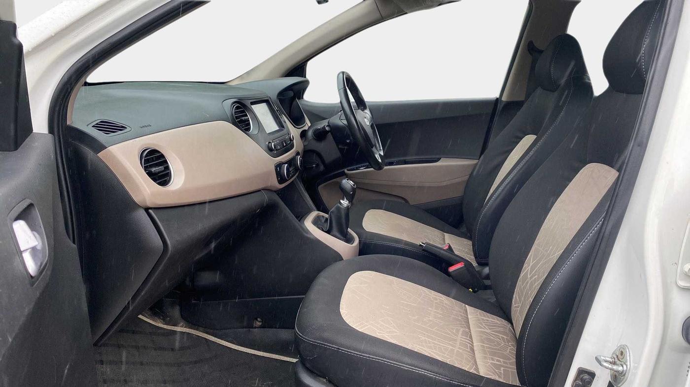 2017 Hyundai Grand i10 ASTA 1.2 KAPPA VTVT, Petrol, Manual, 67,265 km, Right Side Front Door Cabin