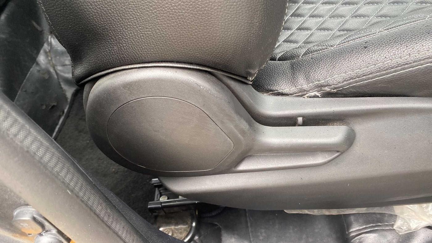 2021 Tata Tiago XT (O) PETROL, Petrol, Manual, 14,936 km, Driver Side Adjustment Panel