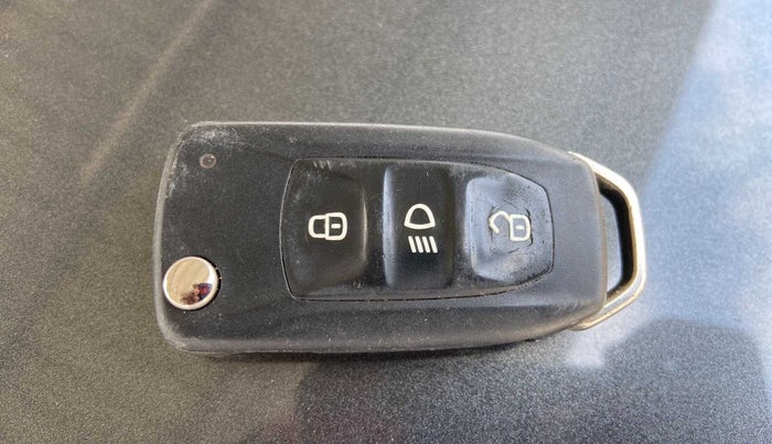 2021 Tata Tiago XT (O) PETROL, Petrol, Manual, 23,976 km, Key Close Up