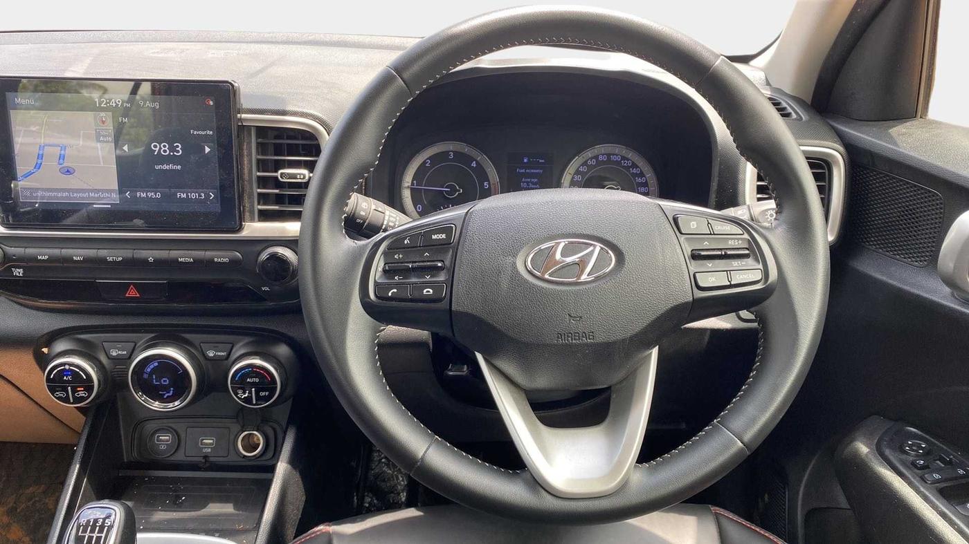 2019 Hyundai VENUE SX (O) 1.5 CRDI, Diesel, Manual, 52,365 km, Steering Wheel Close Up
