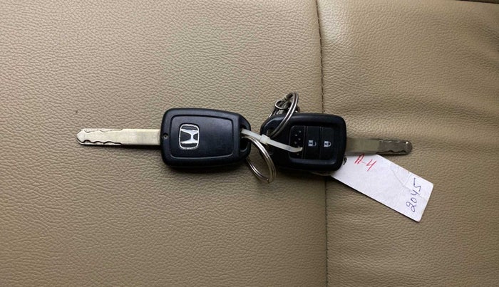 2016 Honda City 1.5L I-VTEC SV CVT, Petrol, Automatic, 61,033 km, Key Close Up