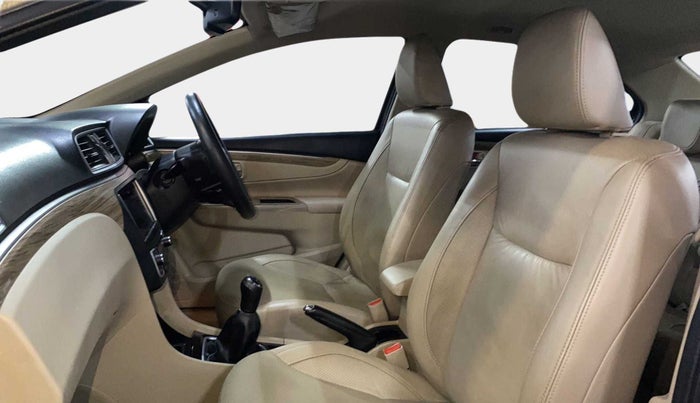 2019 Maruti Ciaz ALPHA 1.5 SHVS PETROL, Petrol, Manual, 30,957 km, Right Side Front Door Cabin
