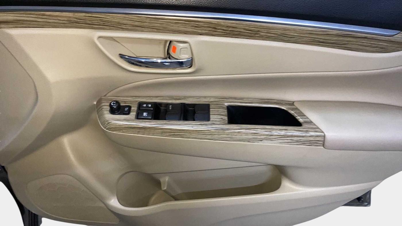 2019 Maruti Ciaz ALPHA 1.5 SHVS PETROL, Petrol, Manual, 30,957 km, Driver Side Door Panels Control