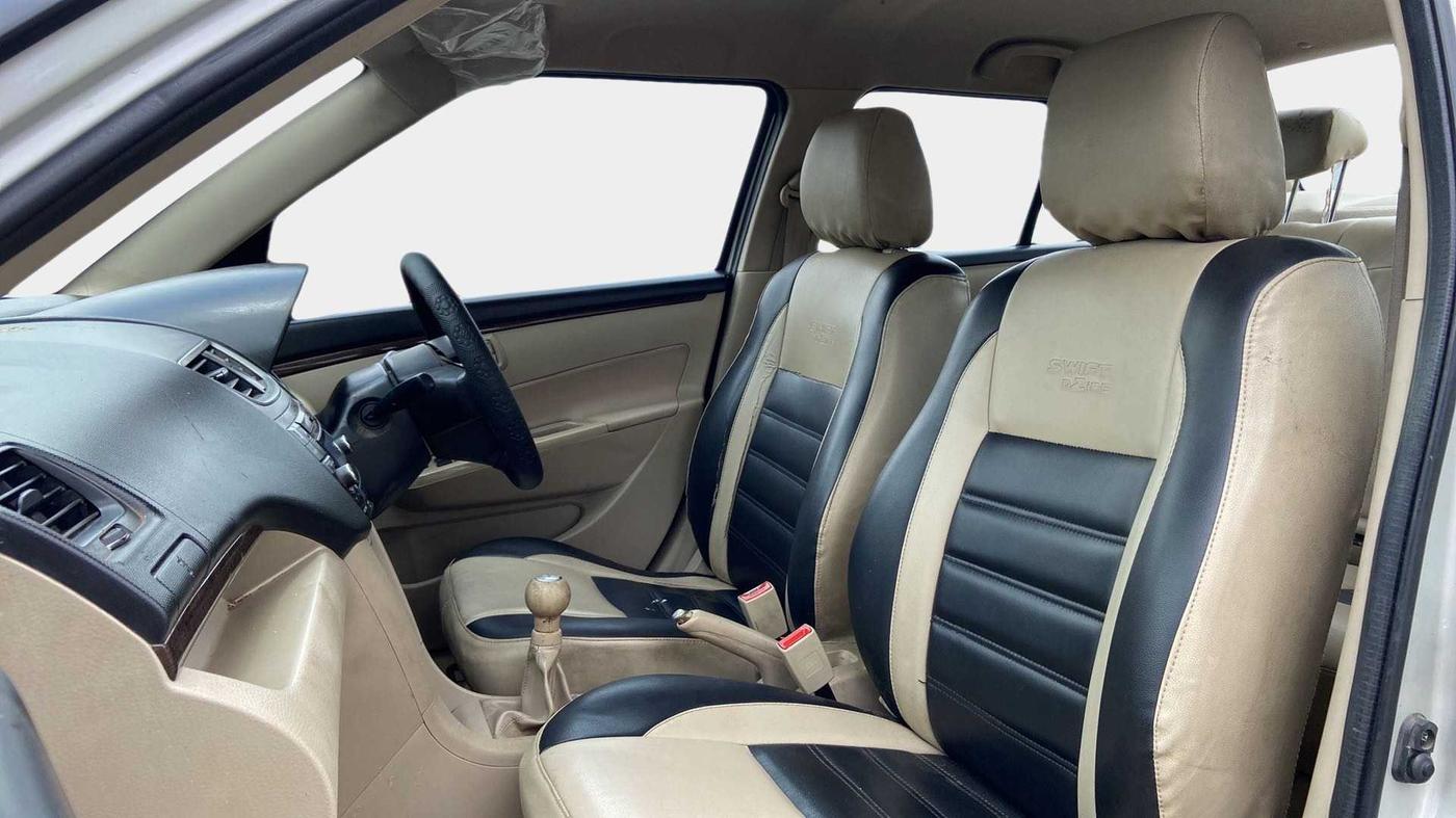 2016 Maruti Swift Dzire VXI, CNG, Manual, 1,20,583 km, Right Side Front Door Cabin