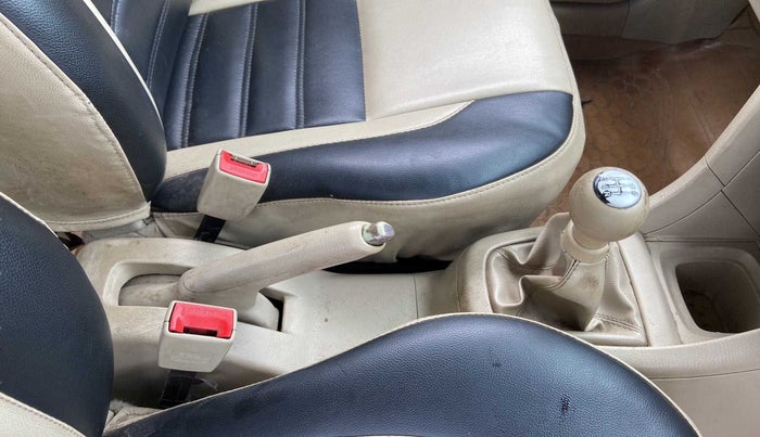 2016 Maruti Swift Dzire VXI, CNG, Manual, 1,20,583 km, Gear Lever