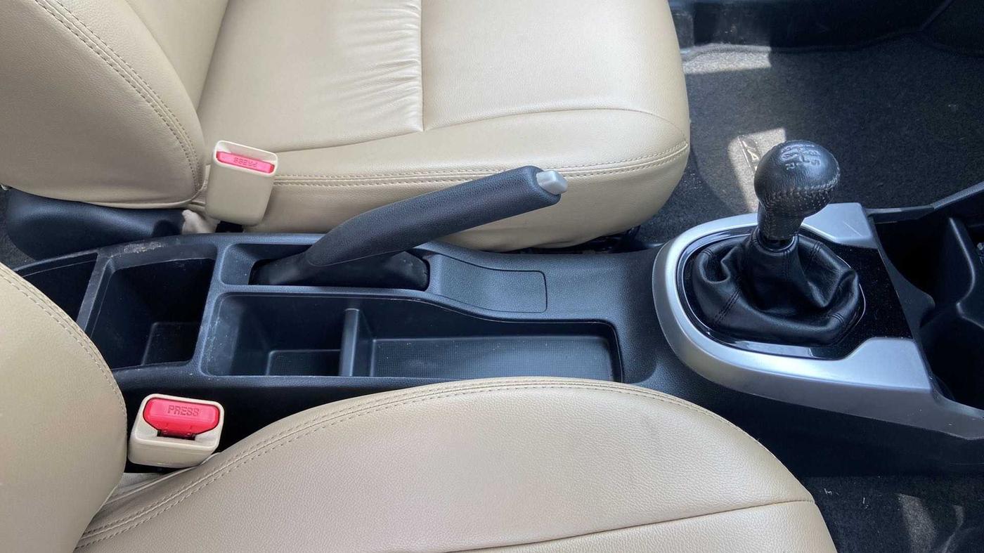2018 Honda Jazz 1.2L I-VTEC V, Petrol, Manual, 31,353 km, Gear Lever