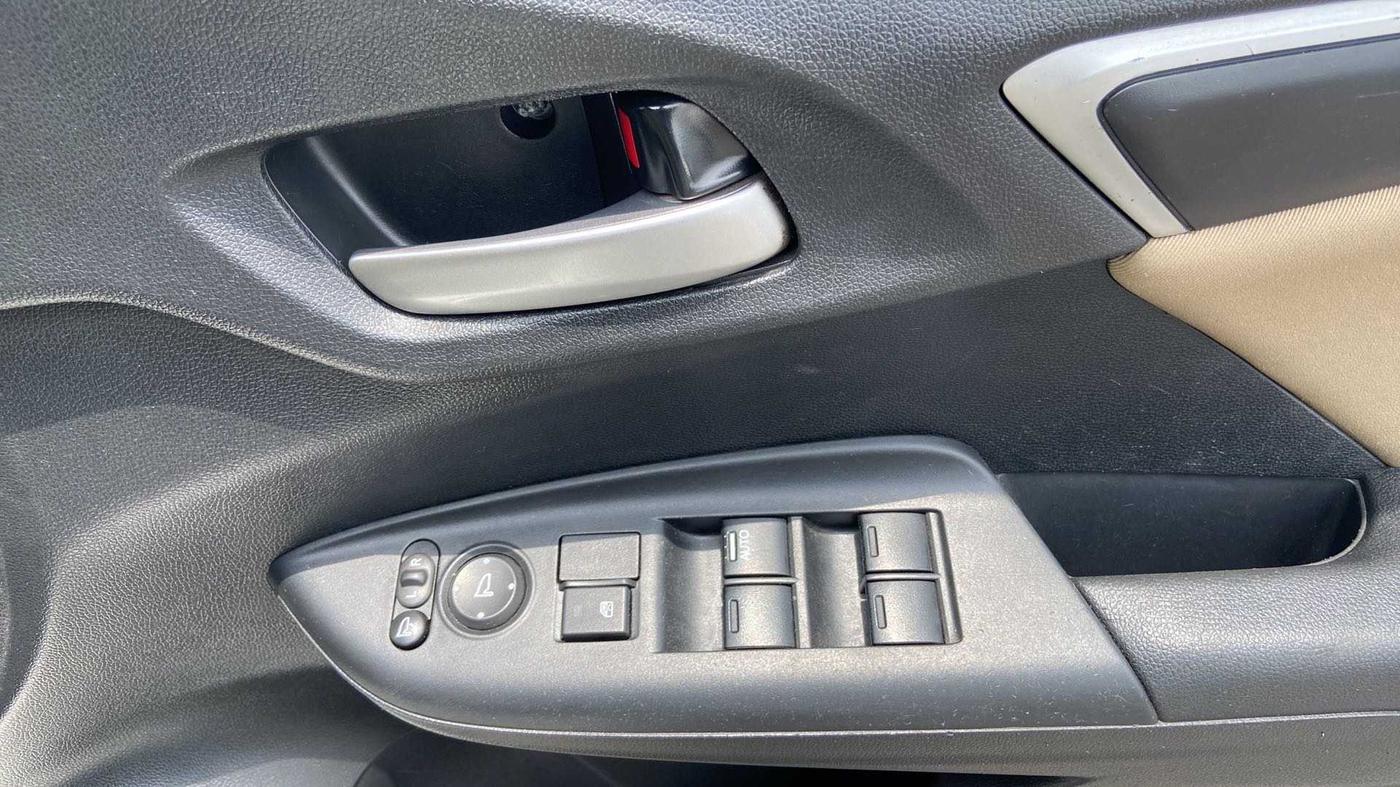 2018 Honda Jazz 1.2L I-VTEC V, Petrol, Manual, 31,353 km, Driver Side Door Panels Control