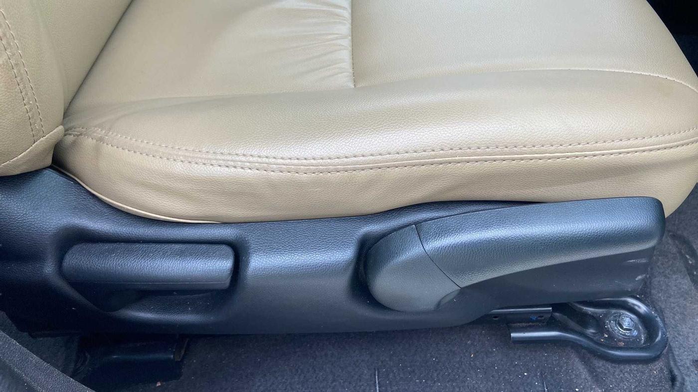 2018 Honda Jazz 1.2L I-VTEC V, Petrol, Manual, 31,353 km, Driver Side Adjustment Panel