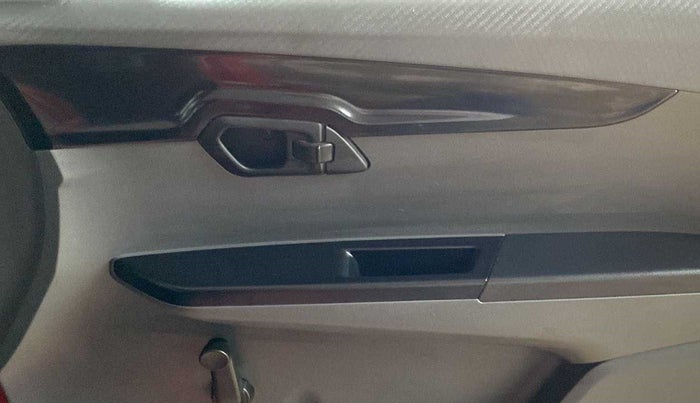 2018 Mahindra KUV 100 NXT K2 P 6 STR, Petrol, Manual, 18,276 km, Driver Side Door Panels Control