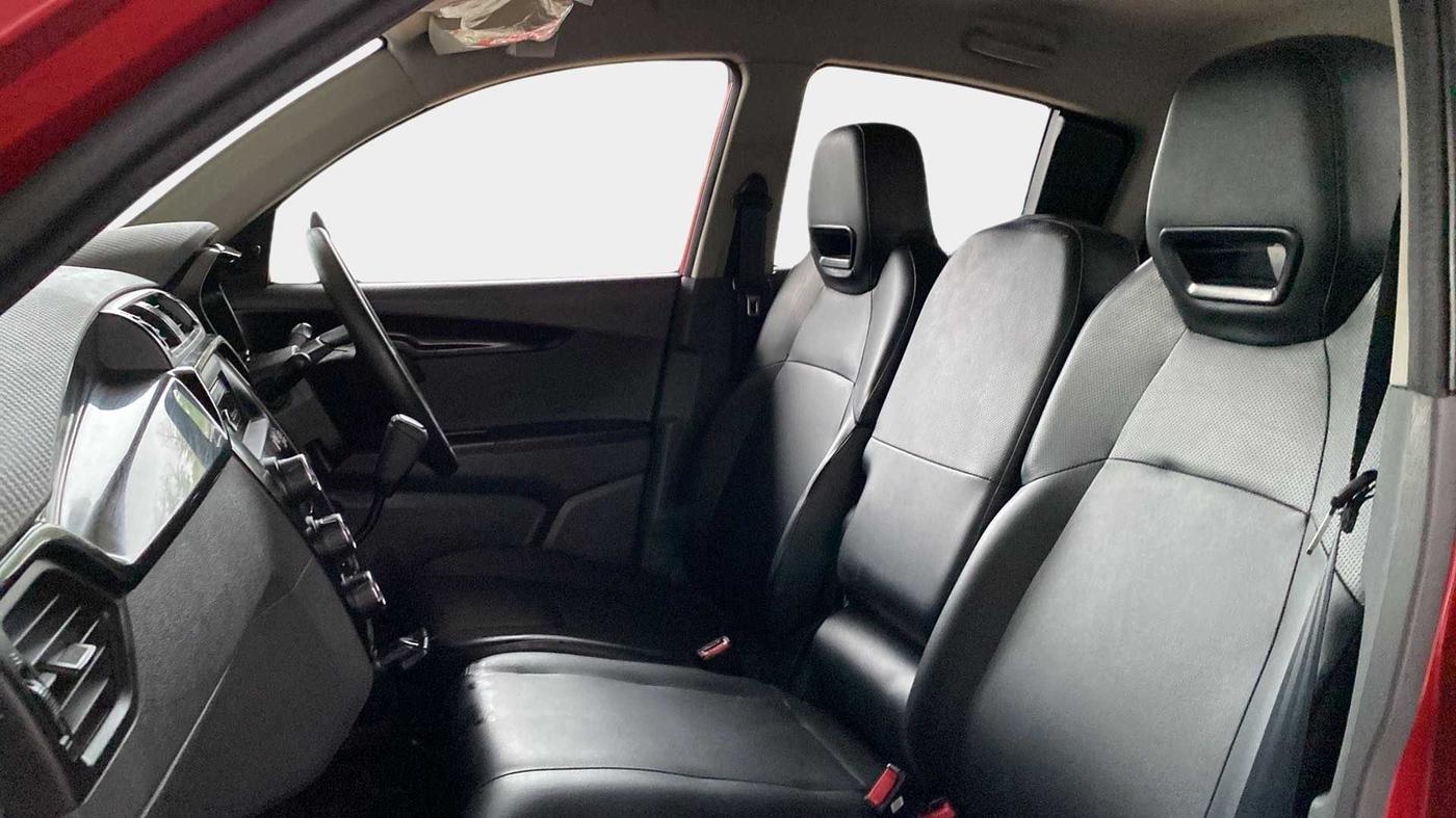 2018 Mahindra KUV 100 NXT K2 P 6 STR, Petrol, Manual, 18,276 km, Right Side Front Door Cabin