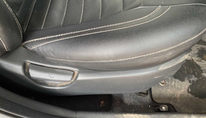 2019 Hyundai Grand i10 SPORTZ 1.2 KAPPA VTVT, Petrol, Manual, 40,483 km, Driver Side Adjustment Panel